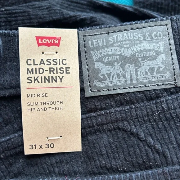Levi’s Women’s Classic Mid-Rise Skinny Corduroy Jeans - Picture 5 of 5